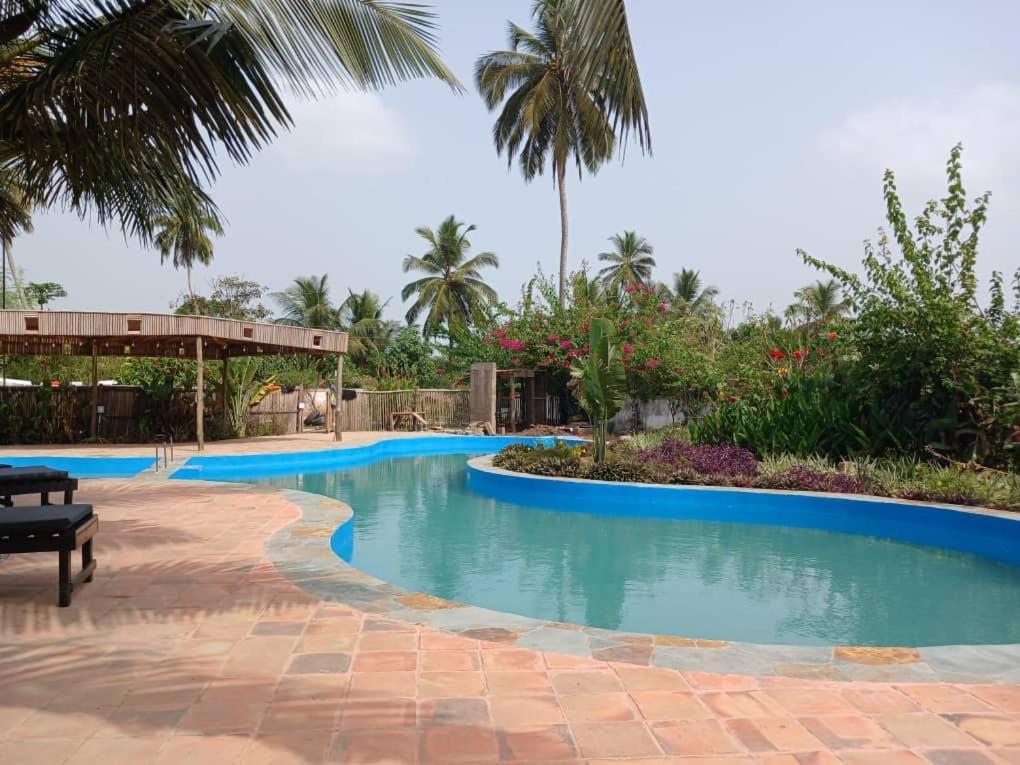 Afiki Hotel Elmina Exterior photo