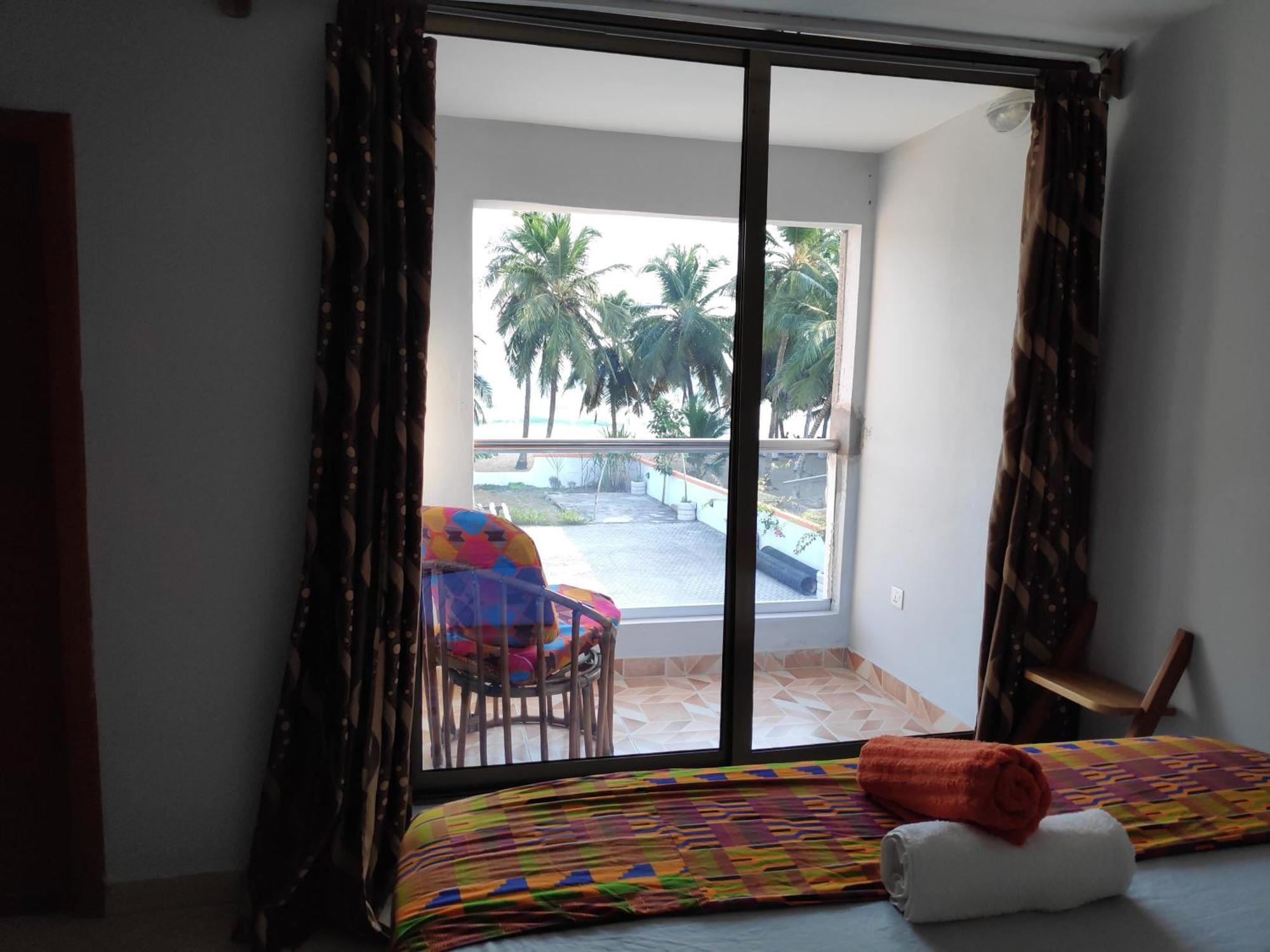 Afiki Hotel Elmina Exterior photo