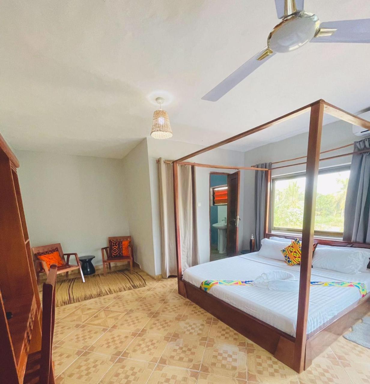 Afiki Hotel Elmina Exterior photo