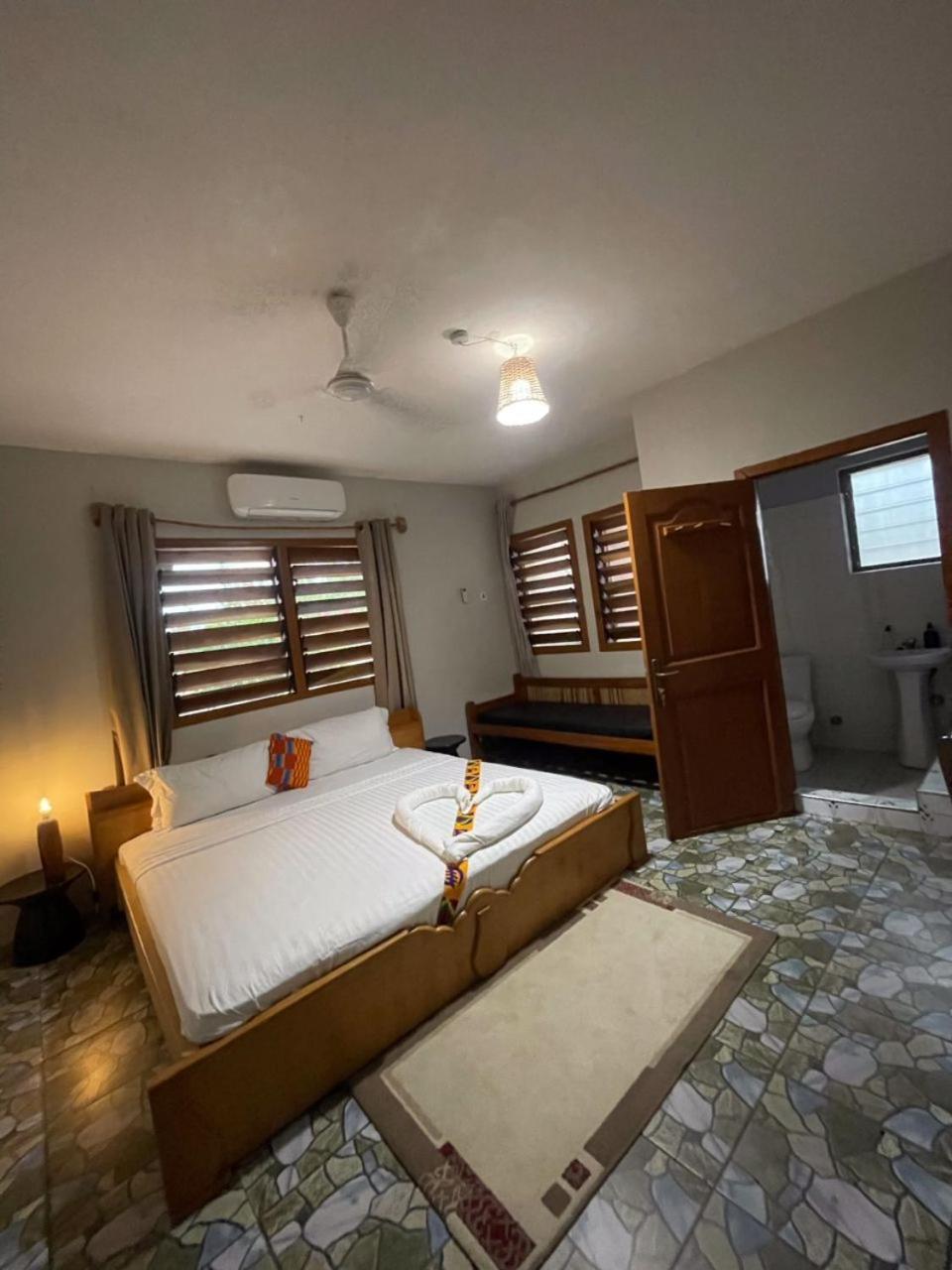 Afiki Hotel Elmina Exterior photo
