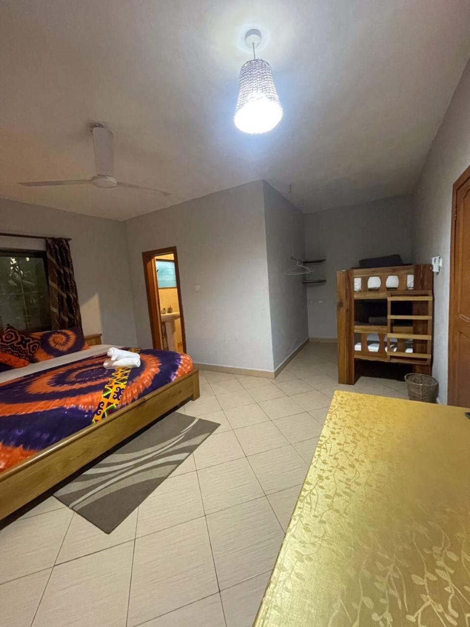 Afiki Hotel Elmina Exterior photo